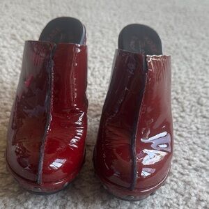 Kork-Ease Glossy Red Mules